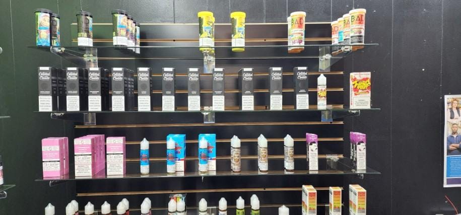 e liquid store MA POTION - Lot de 5 E-liquide Barbe a papa - 5x10ml = 50ml - Recharge  Eliquide Français pour cigarette électronique main image 1